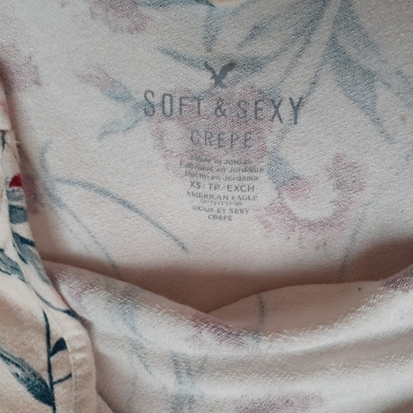 AE soft & sexy cold shoulder top - Picture 3 of 3